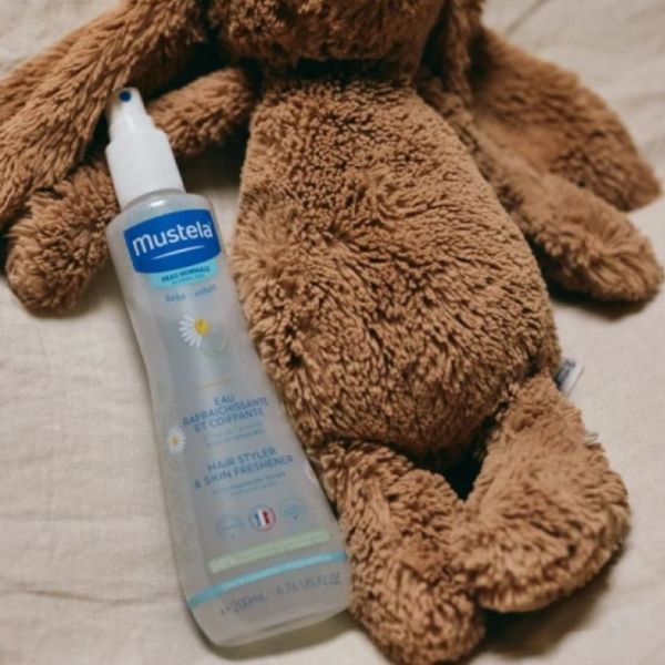 MUSTELA PEAU NORMALE Eau Rafraîchissante et Coiffante 200ml - A l' Eau de Camomille Bio